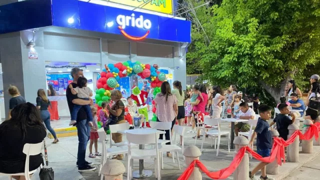 Entre todas las franquicias de Grido se recibieron más 60.000 cartas para Papá Noel (a cambio de 5.000 kg de helado para los chicos)