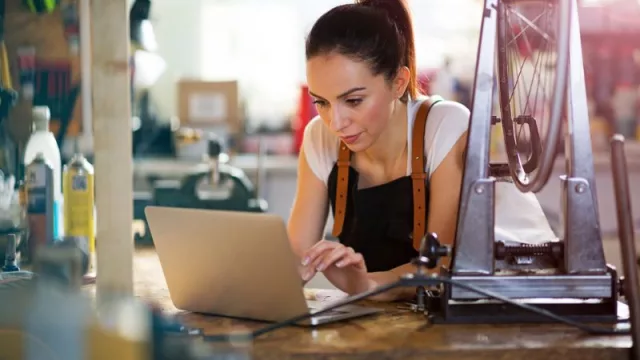 La industria pyme creció 7,3% en diciembre (pero cerró el año con una caída acumulada del 9,8%)