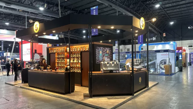 Ni Starbucks, ni Café Martínez: 5 Hispanos es la marca de café más tomado fuera de casa (alianza estratégica con YPF y sus Full)