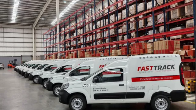 De cobranzas domiciliarias a logistica integral: Fast Track fue premiada por Mercado Libre como “Mejor Operador Logístico”