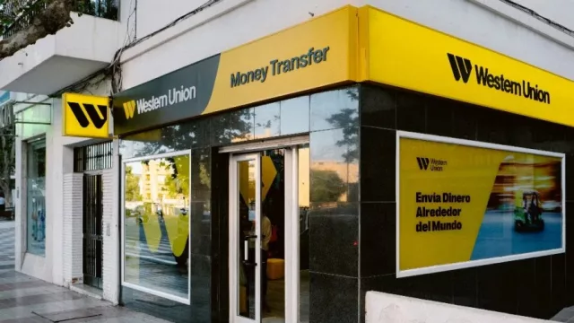 Western Union lanza su propia stablecoin en Solana (y confirma que el negocio cripto ya dejó de ser solo de las fintech)