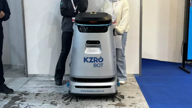 Kazaró da el salto tecnológico: 19 robots de limpieza autónomos para potenciar sus servicios (cada uno limpia hasta 1.980 m² por hora)
