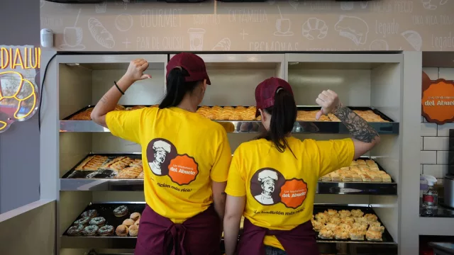 Las Medialunas del Abuelo expande su red de franquicias con su primer local en Cinco Saltos