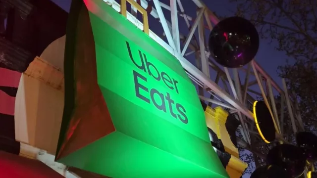 Uber Eats suma zona norte de Córdoba y se queda con la exclusividad del Museo Bar de La Mona (ya supera los 800 locales en la ciudad)